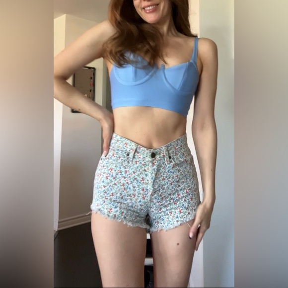 Guess Floral Shorts - Picture 10 of 15